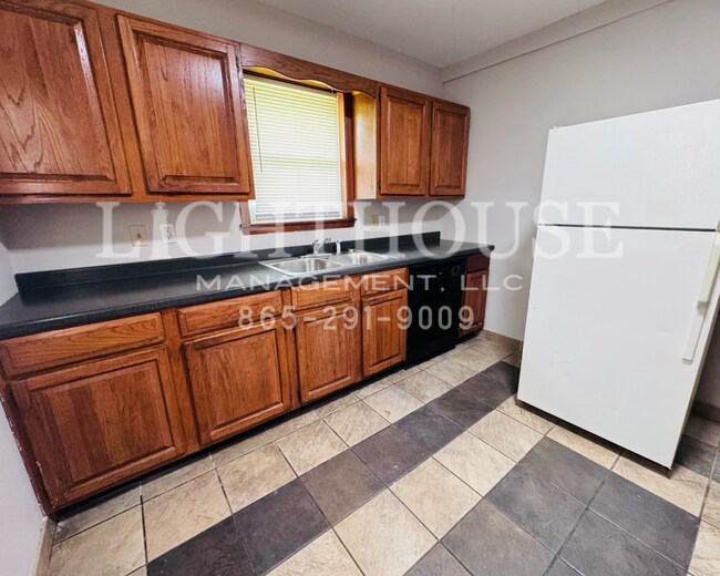 Building Photo - 2152 Dandridge Ave
