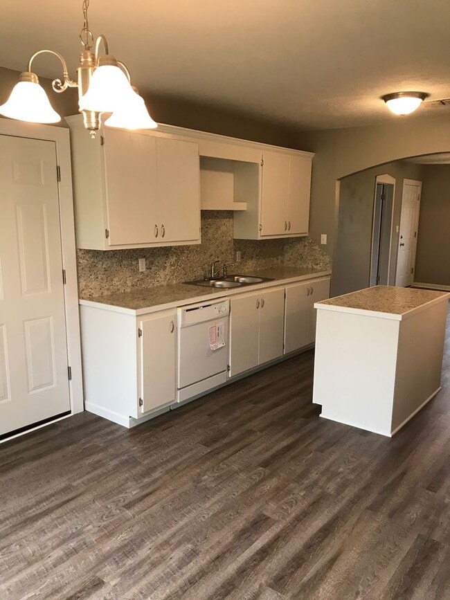 Building Photo - Available Soon!