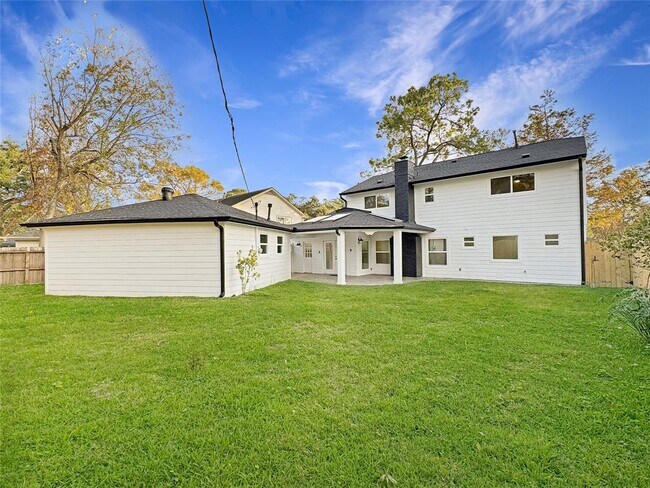 Building Photo - 5034 Oak Shadows Dr