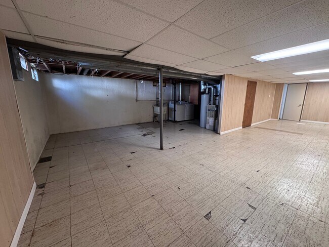 Building Photo - 20249 Nicke St