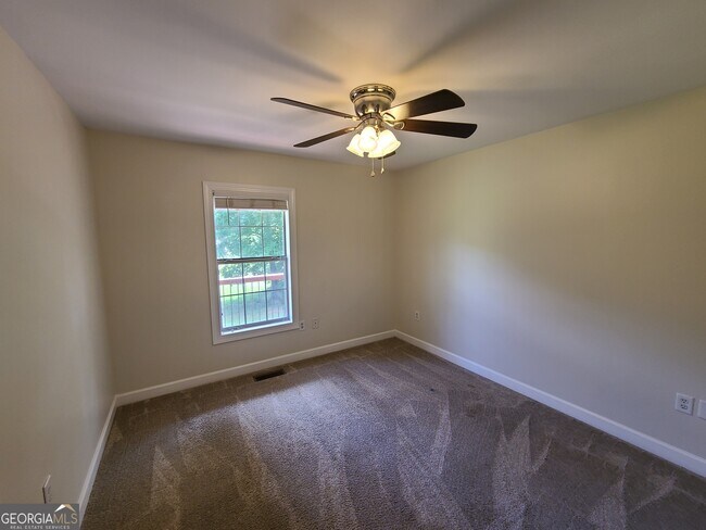 Building Photo - 673 Newton Rd