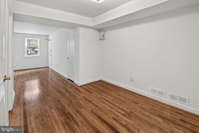 Building Photo - 7818 Tilbury St