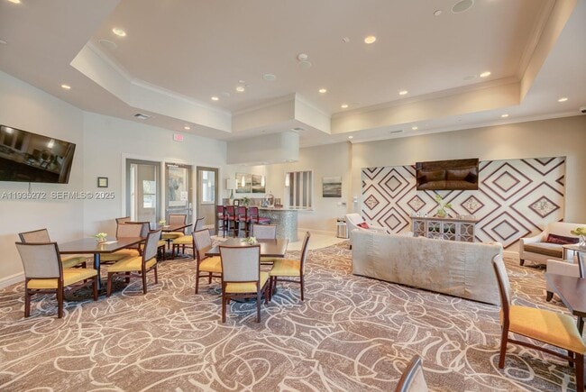 Building Photo - 1023 Eucalyptus Dr