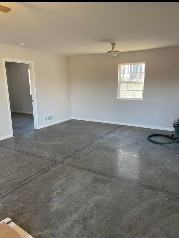 Building Photo - 35 Tracker Ln