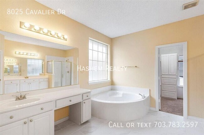 Building Photo - 8025 Cavalier Dr