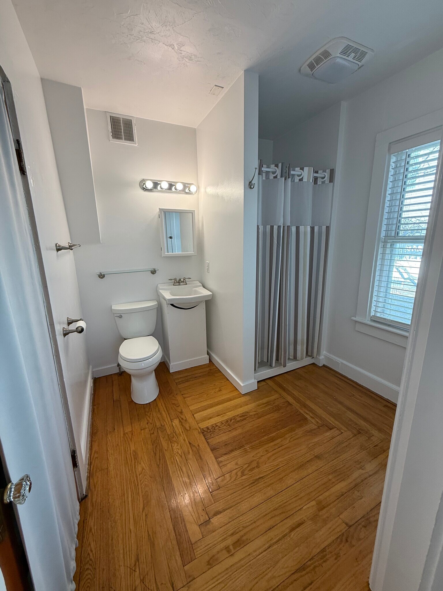 Building Photo - 9 Chilton St