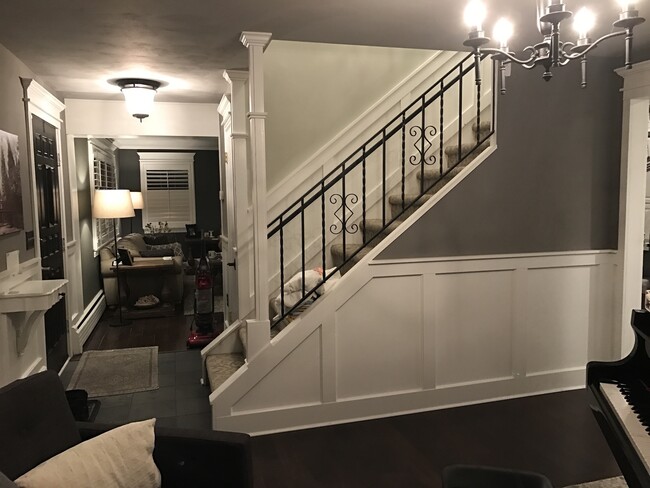 Building Photo - 583 Nile St