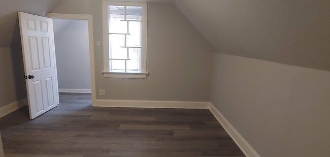 Building Photo - 4666 N 38th St