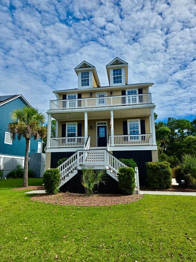 Building Photo - Elevated Four Bedroom in Rivertowne Country Club - Mt. Pleasant