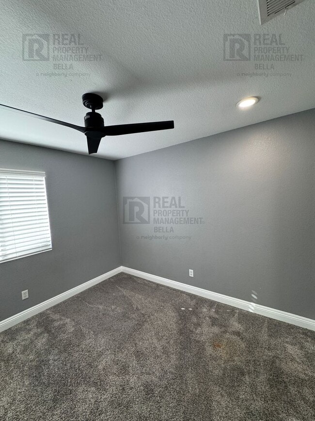 Building Photo - 23694 Canyon Heights Dr