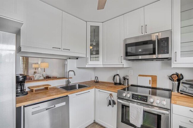 Building Photo - 3000 NW 48th Terrace