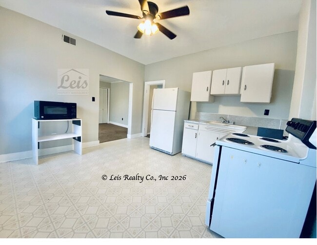 Building Photo - 43 N Steffin St