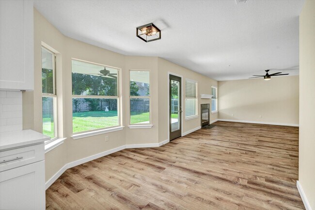 Building Photo - 412 Steeplechase Dr