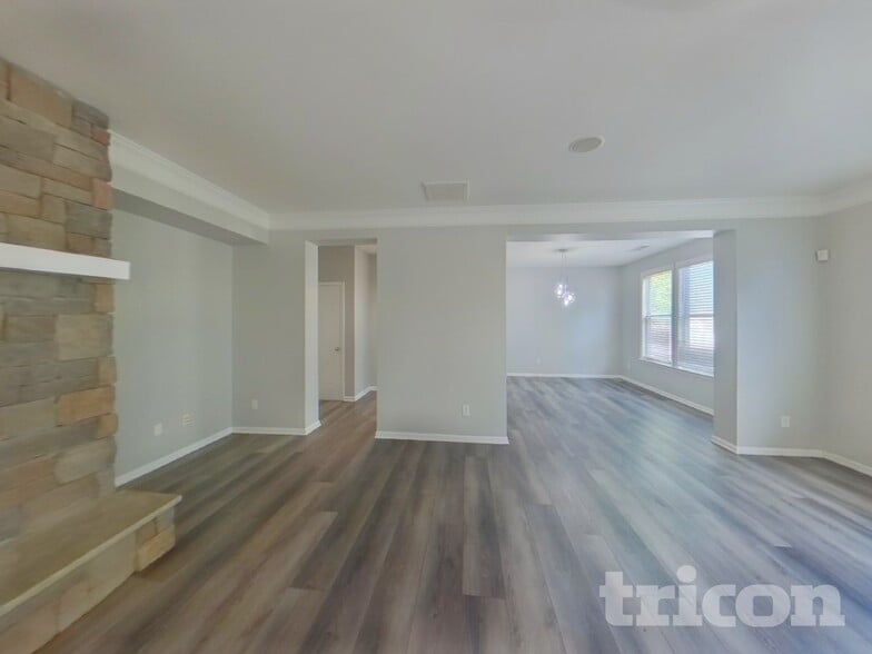 Building Photo - 7457 Mistydawn Dr