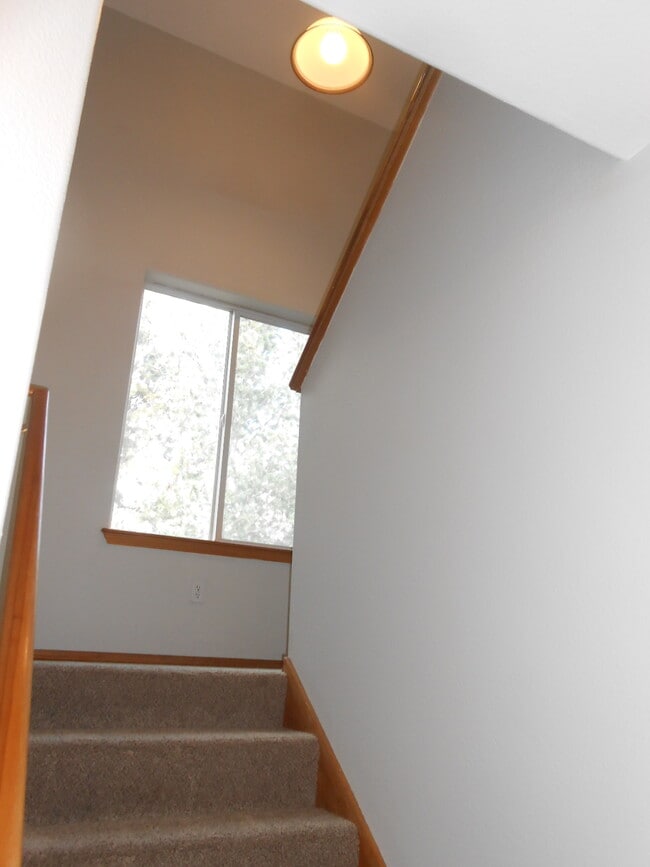Building Photo - 20946 Lupine Ave