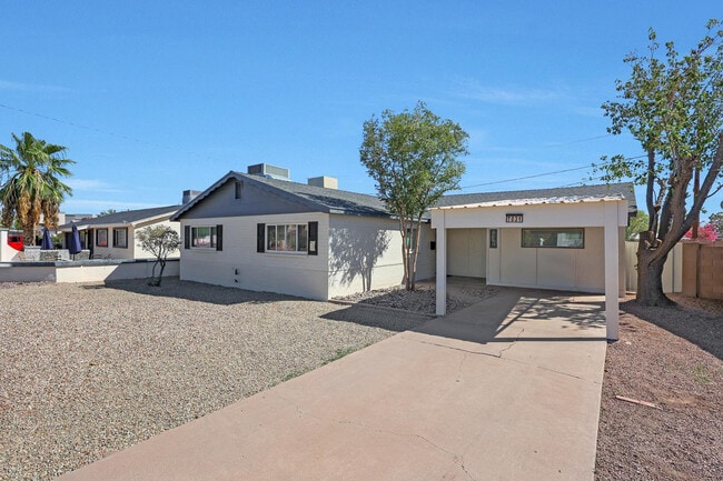 Building Photo - 7031 E Loma Land Dr