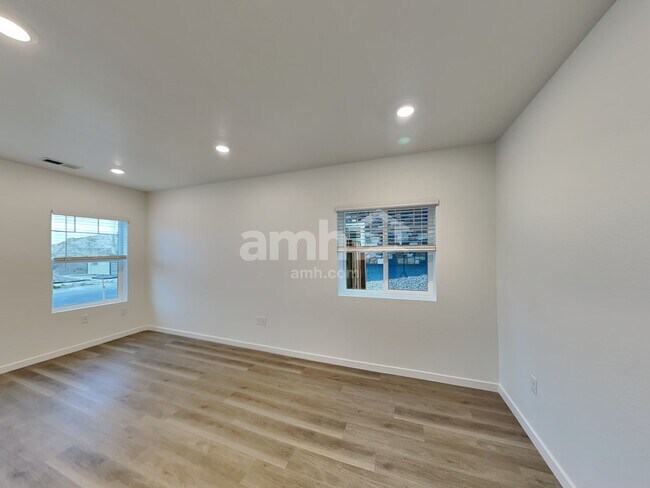Building Photo - 26153 E Calhoun Pl