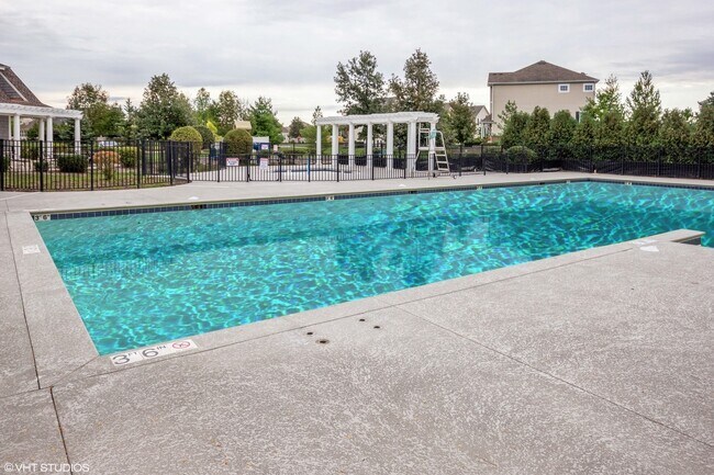 Building Photo - 605 Brook Ct