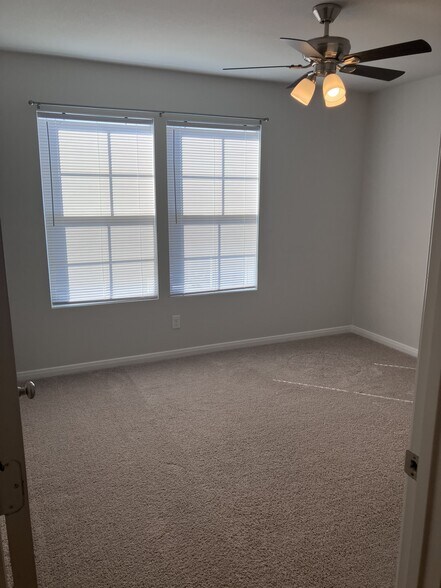 Building Photo - 1324 Mill Mtn