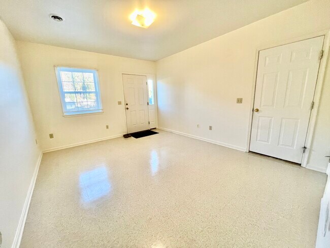 Mudroom - 212 Lester Ct