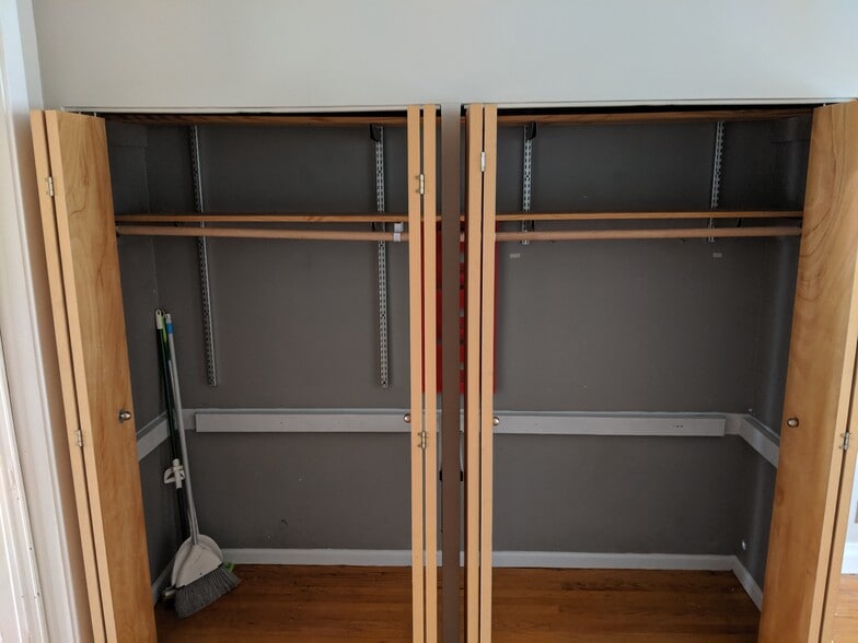 Bedroom 1 Closet - 925 E 61st St