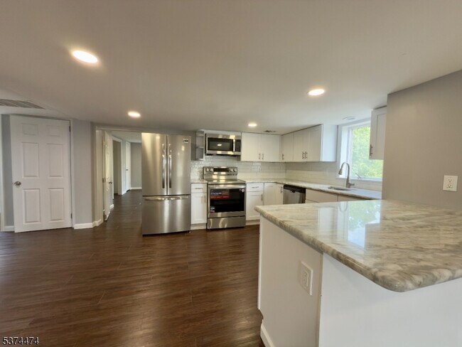 Building Photo - 274 US-202