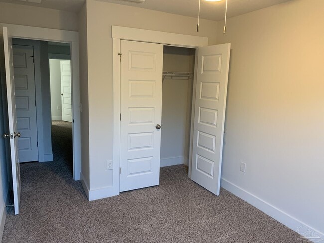 Building Photo - 1524 Farragut Way