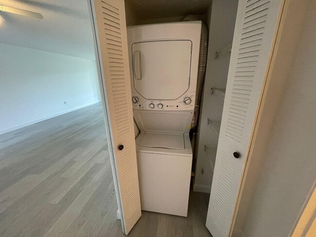 Building Photo - 13700 SW 11th St