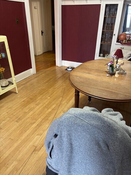 Building Photo - 1672 N Van Buren St