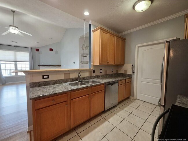 Building Photo - 1324 Kershaw Loop