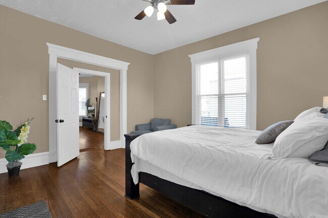 Building Photo - 498 S Ohio Ave