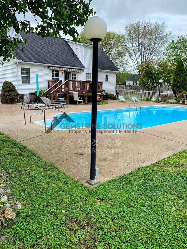 Building Photo - 500 Windy Rd