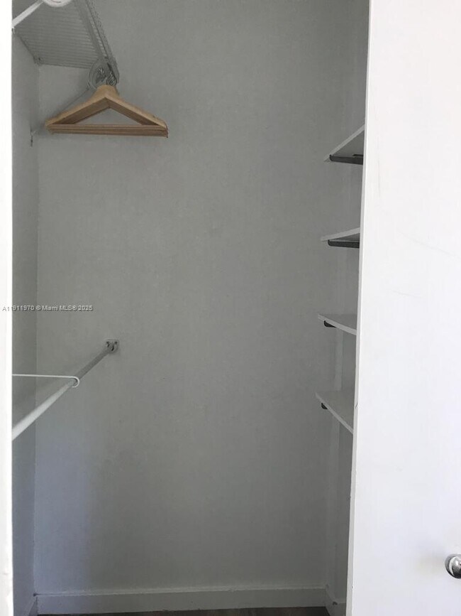 Building Photo - 719 Meridian Ave