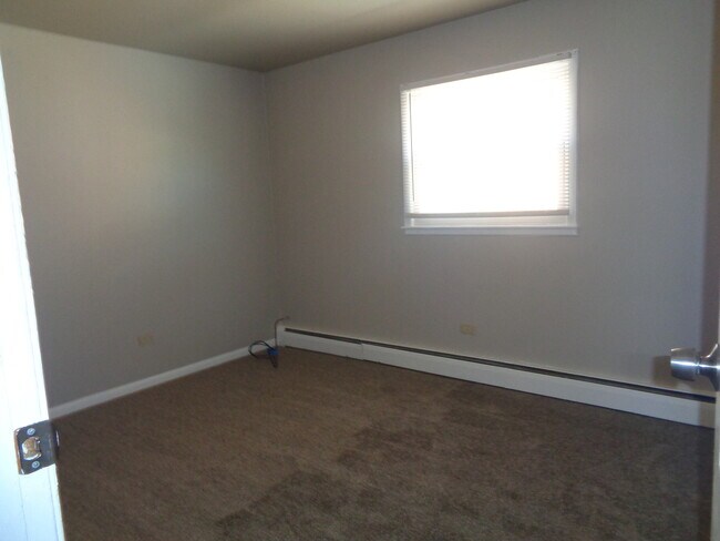 Building Photo - 9409 S 79th Ct