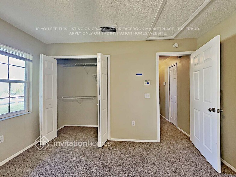 Building Photo - 13531 2nd Ave NE