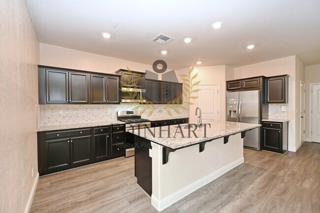 Building Photo - 661 Blue Oak Lane W