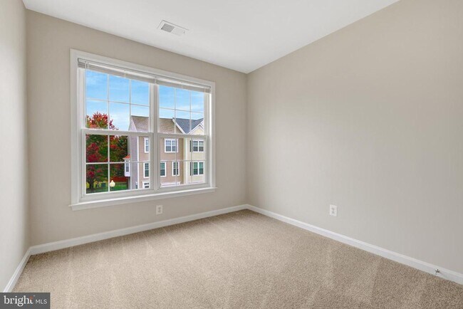 Building Photo - 43787 Tattinger Terrace