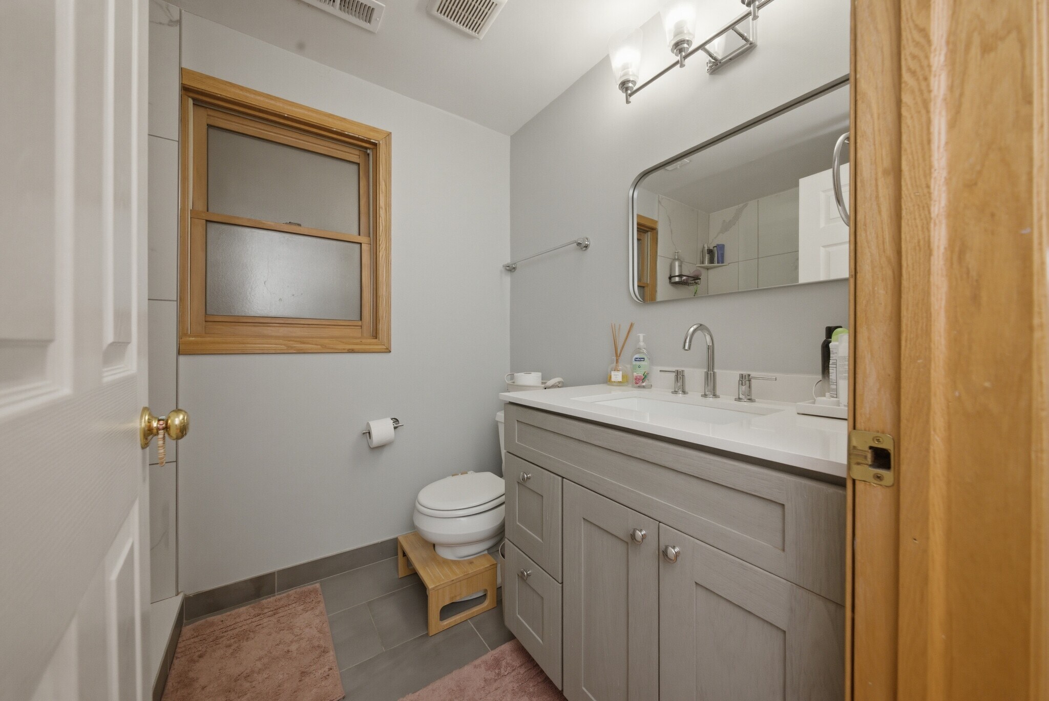 Building Photo - 2035 W Huron St