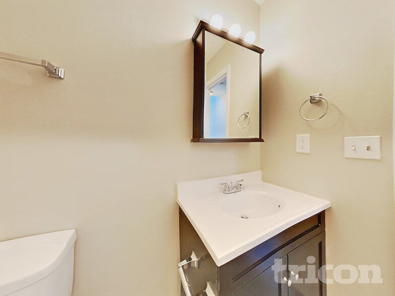 Building Photo - 2378 Iron Horse Dr