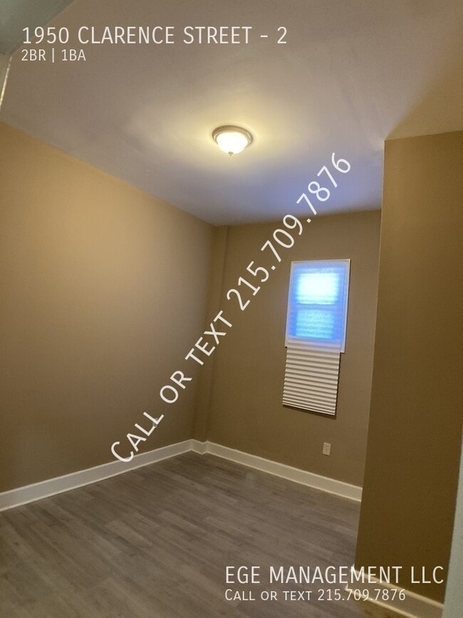 Building Photo - 1950 Clarence St