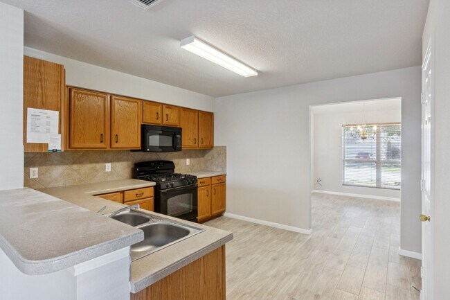 Building Photo - 20938 Fox Trot Ct