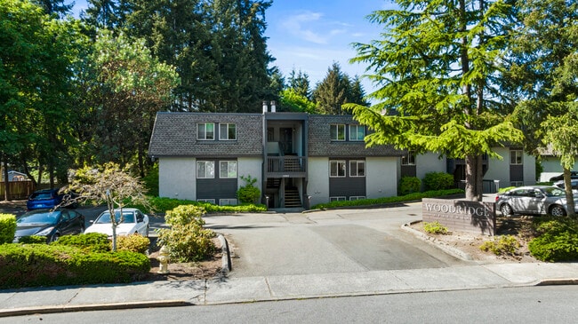 Main Driveway - Woodridge Apartments