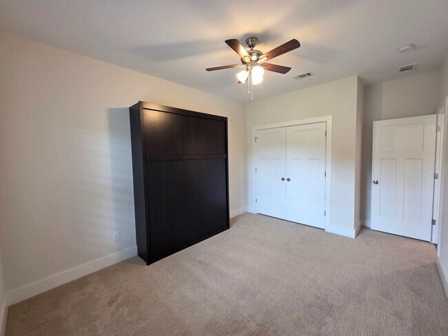 Building Photo - 4570 Omaha Dr