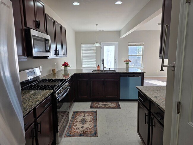 Building Photo - Beautiful 4 bed 2.5 bath home located in Cartersville