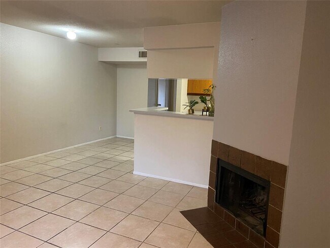 Building Photo - 10100 S Gessner Rd