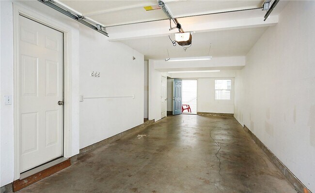 Building Photo - A Cambridge Townhome with 2 Beds and 2.5 B...