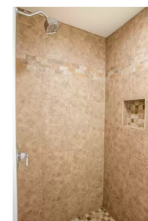 Building Photo - 270 Trunk St NE