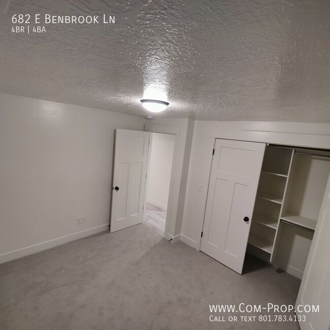 Building Photo - Beautiful-Pristine 4 Bedroom Condo for Ren...