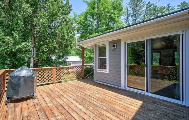 Building Photo - For Rent: Charming 3-Bedroom Home in Bartl...