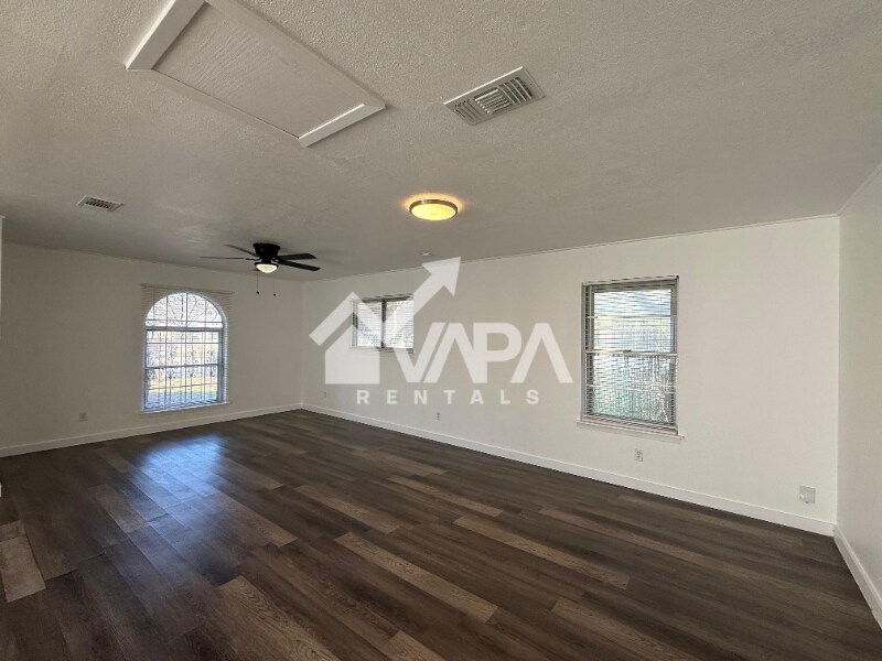 Building Photo - 538 Maddux St